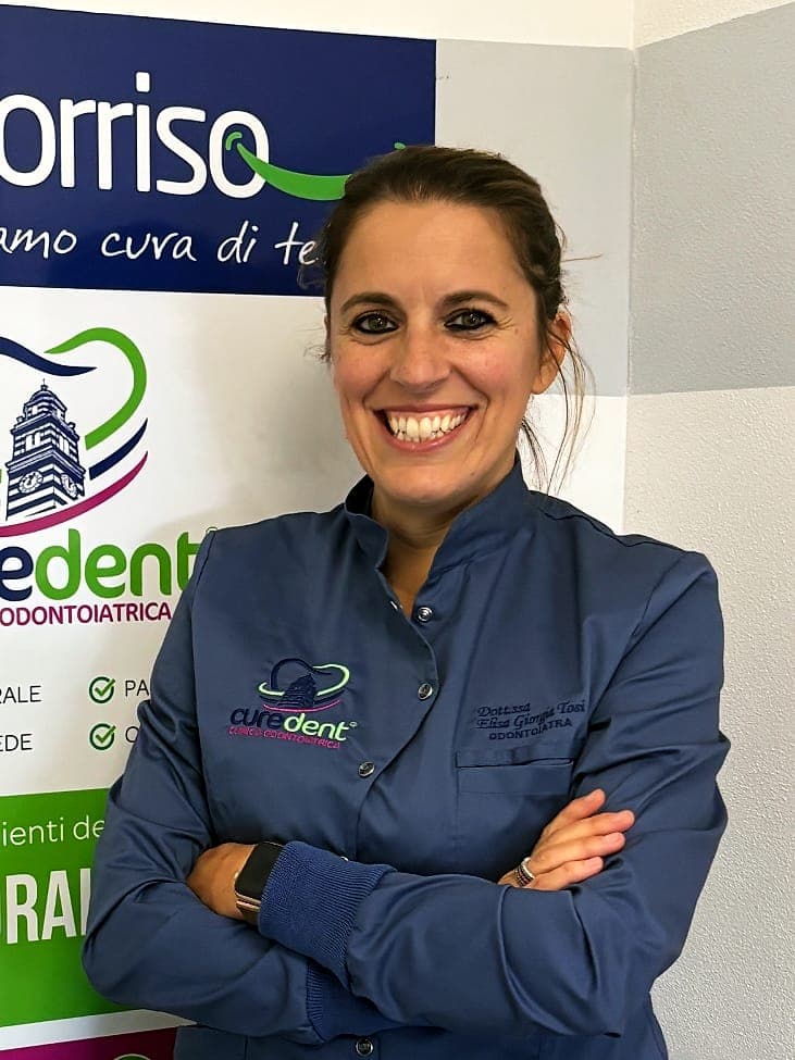 Dott.ssa Elisa Giorgia Tosi, odontoiatra e direttore sanitario di Curedent